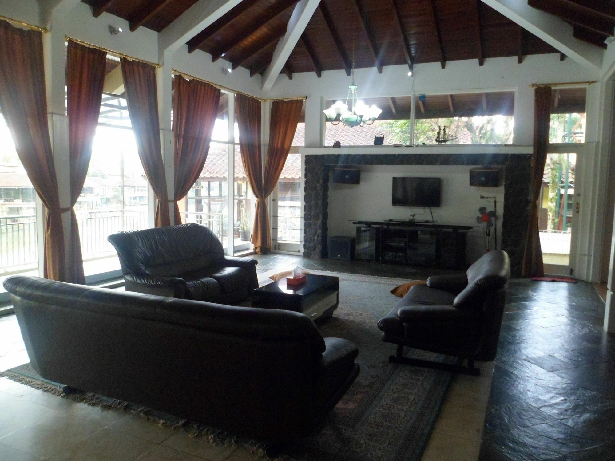 Villa Bukit Danau Cipanas  Exterior foto